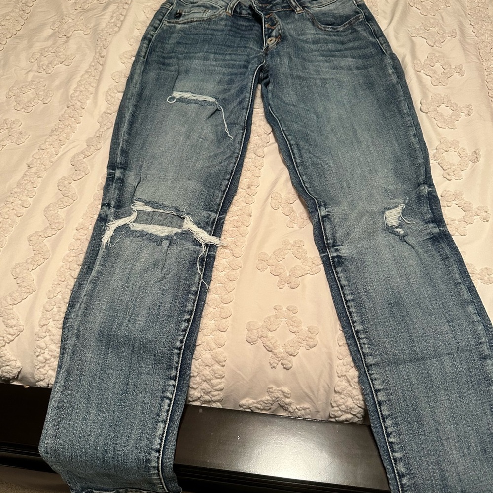 KanCan Blue Skinny Jeans with Distressed Knee Design